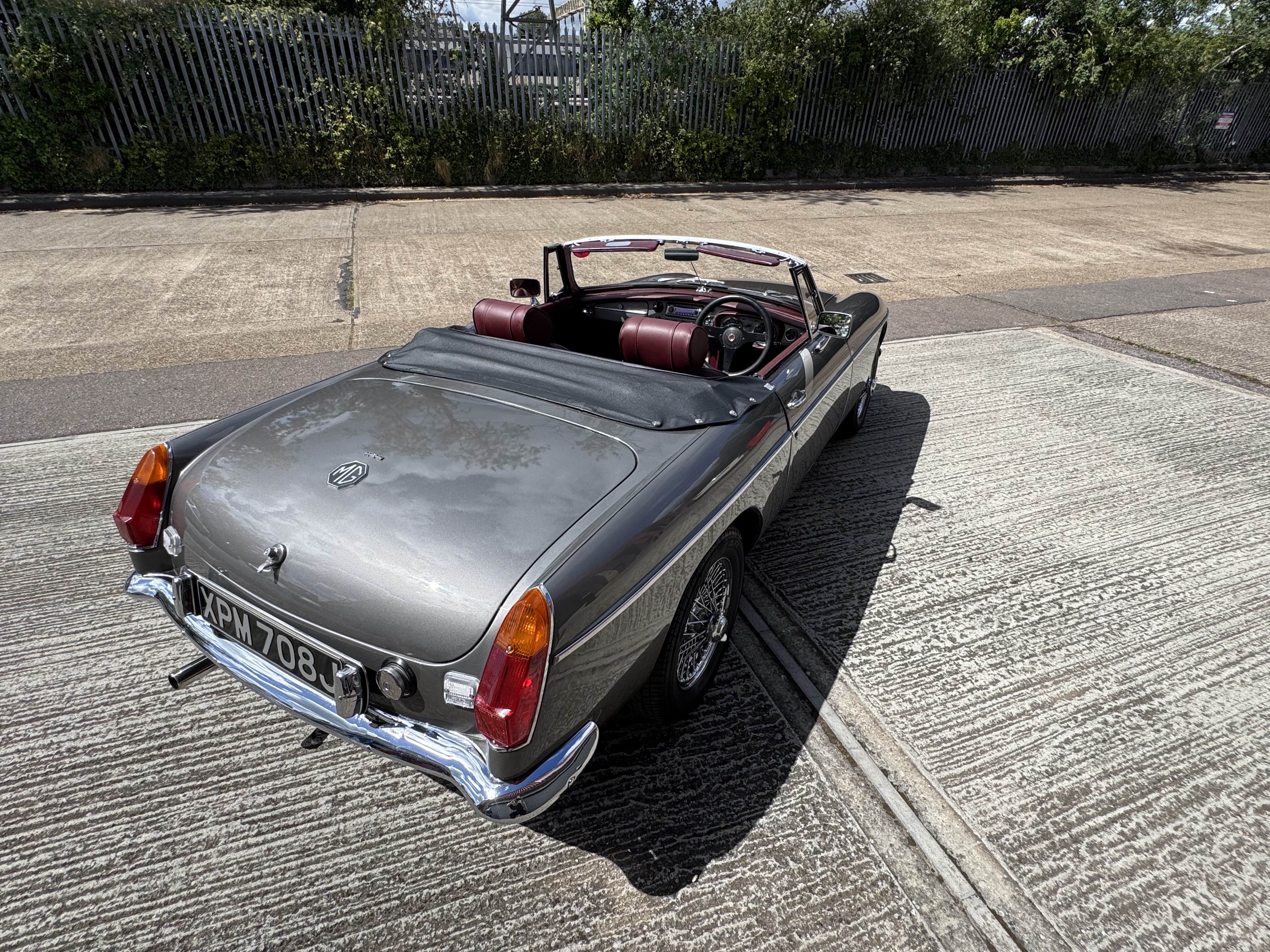 Win This Beautifully Presented 1970 MGB Roadster image 4