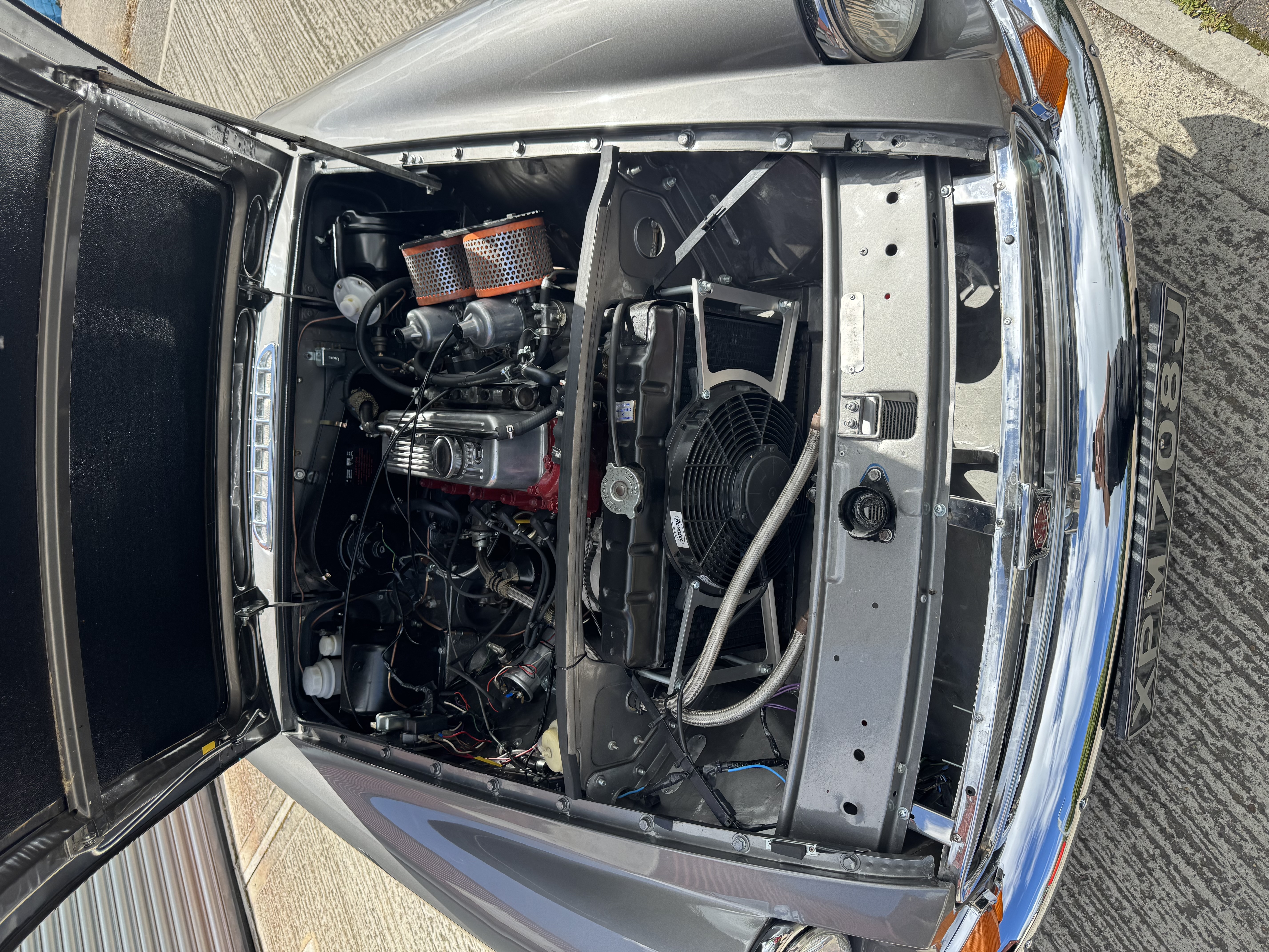 Win This Beautifully Presented 1970 MGB Roadster image 9