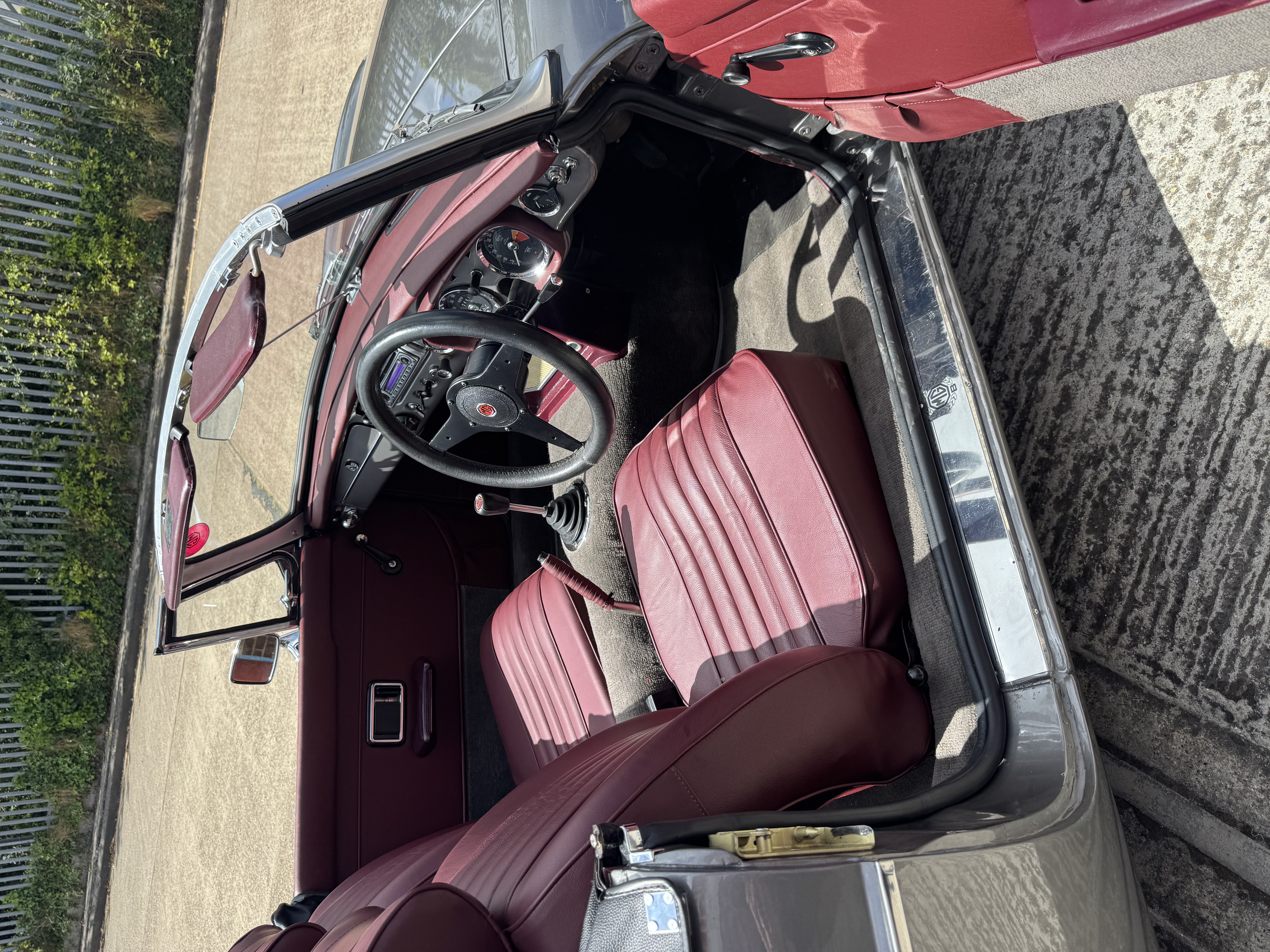 Win This Beautifully Presented 1970 MGB Roadster image 11