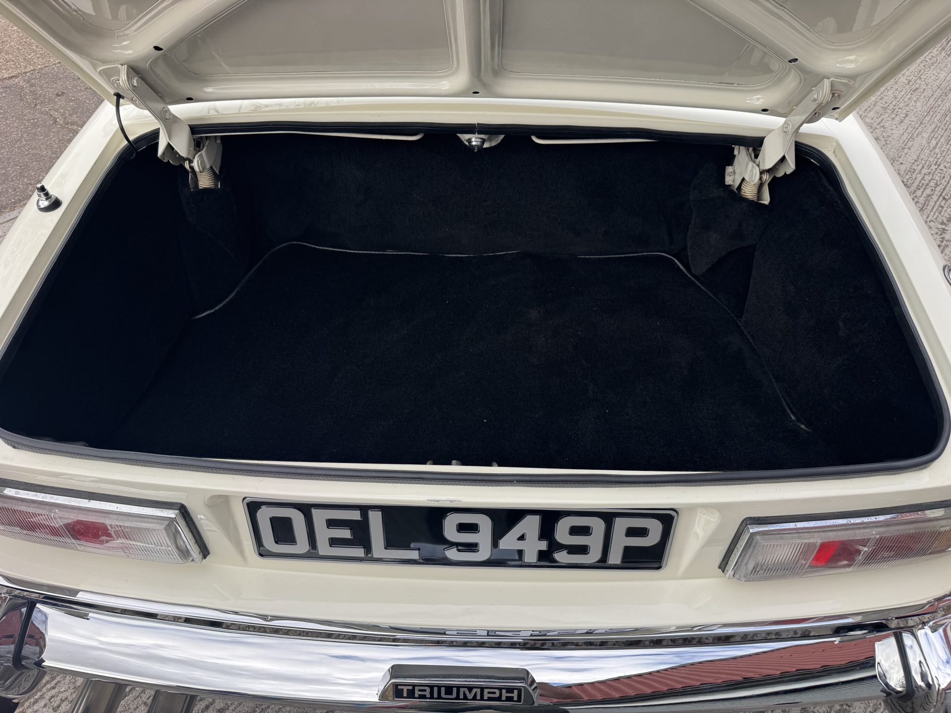 1975 Triumph Stag Mk2 image 5