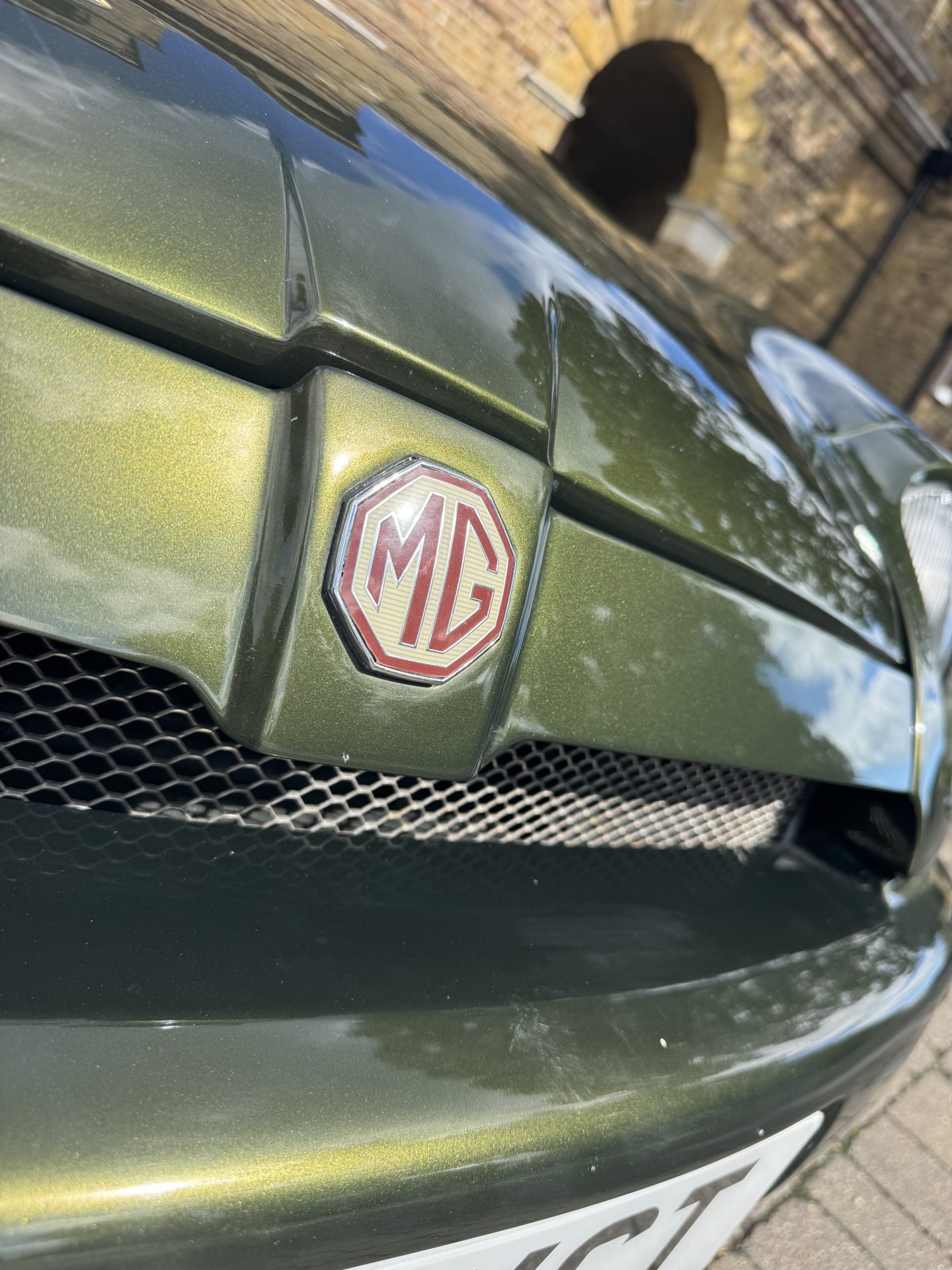 1994 MG RV8 image 3