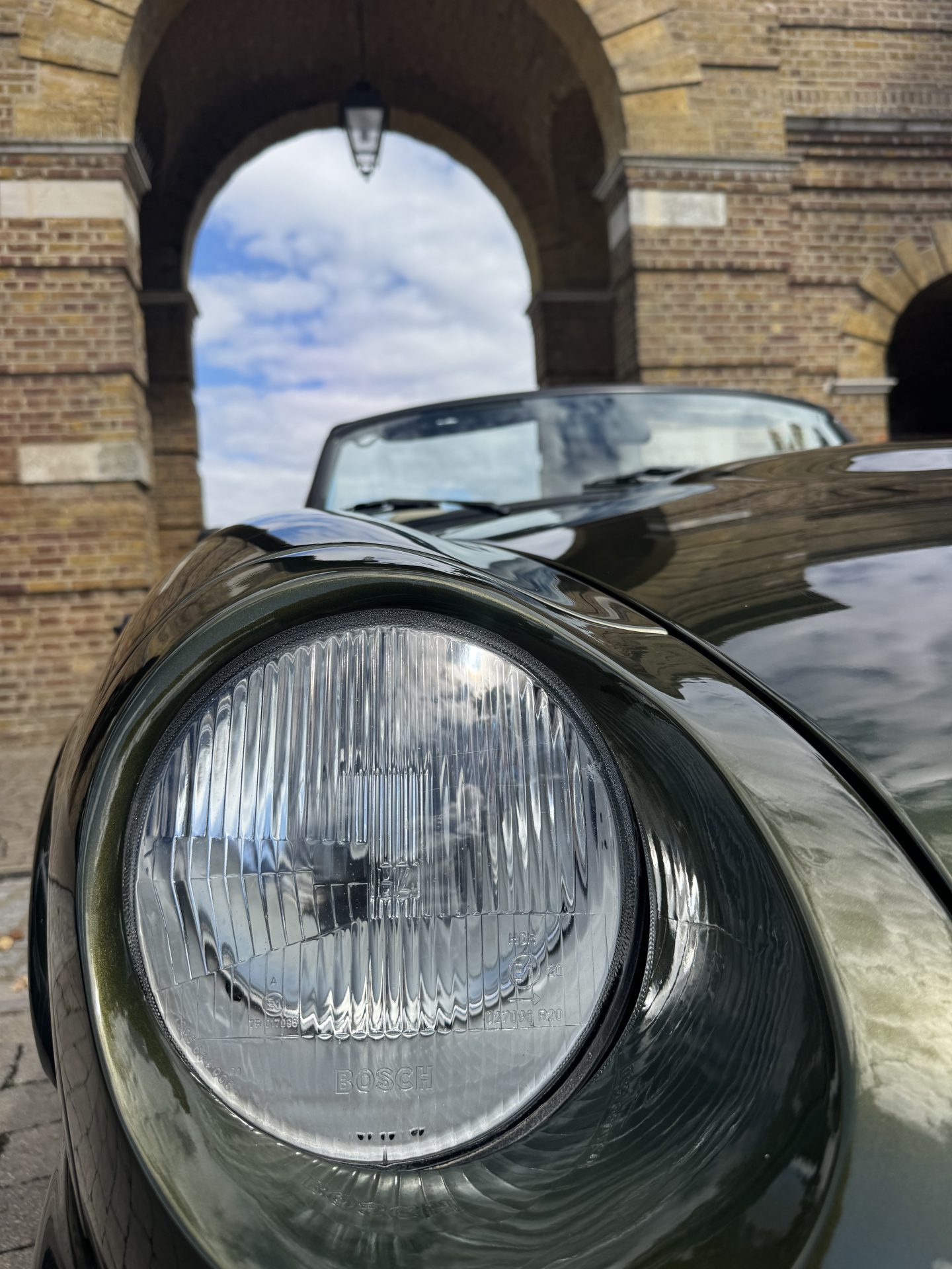 1994 MG RV8 image 12