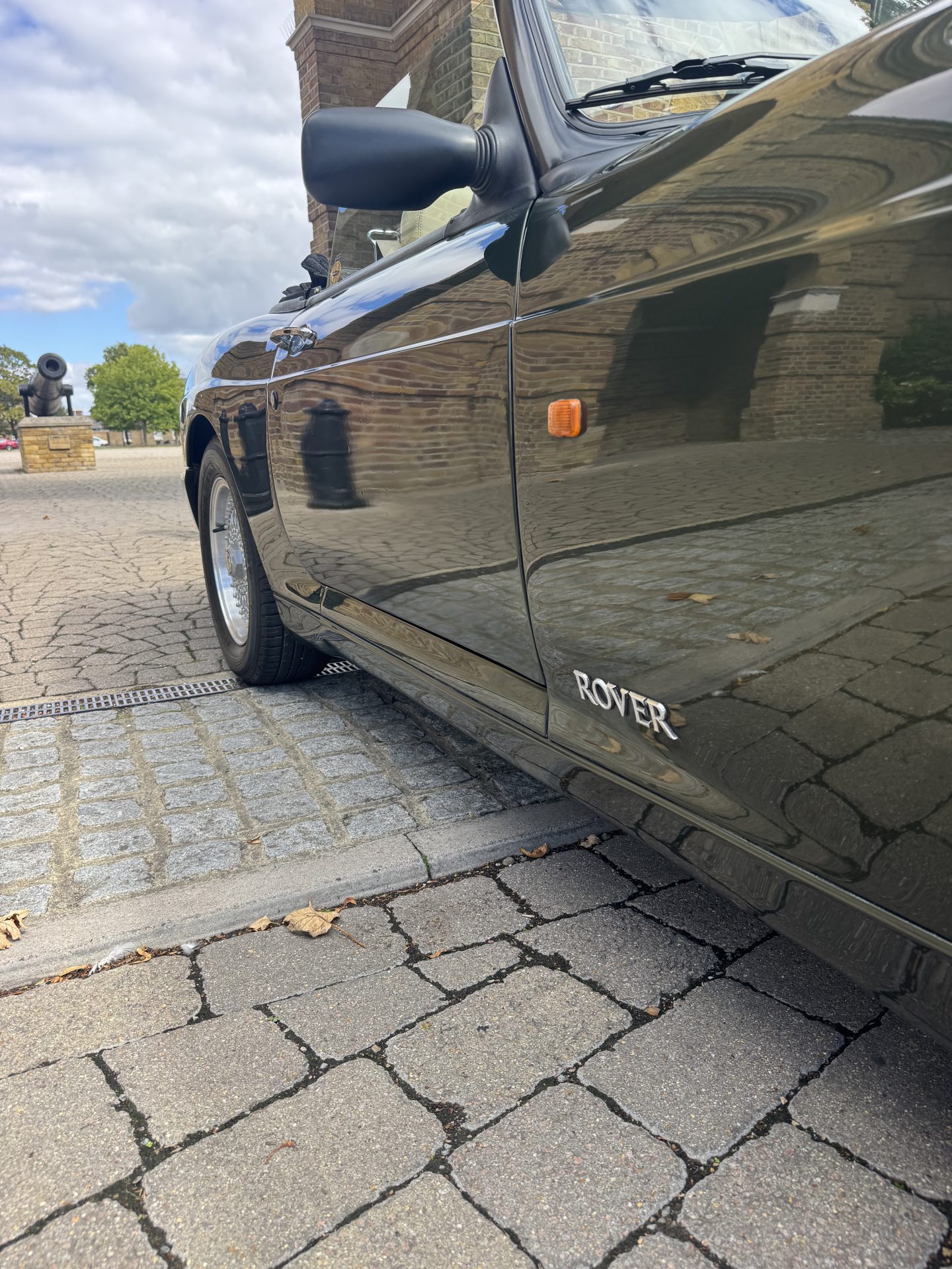 1994 MG RV8 image 13