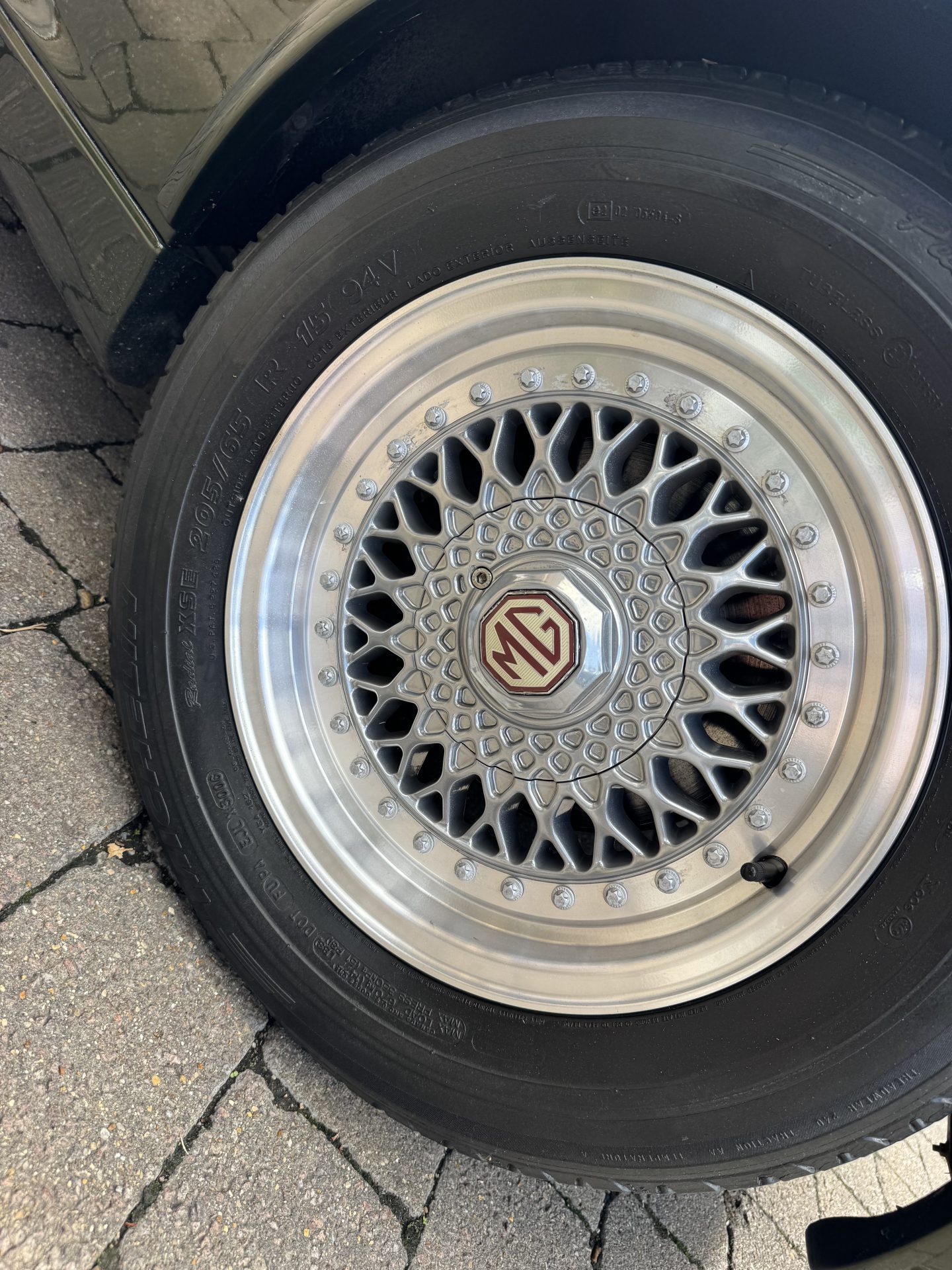 1994 MG RV8 image 14