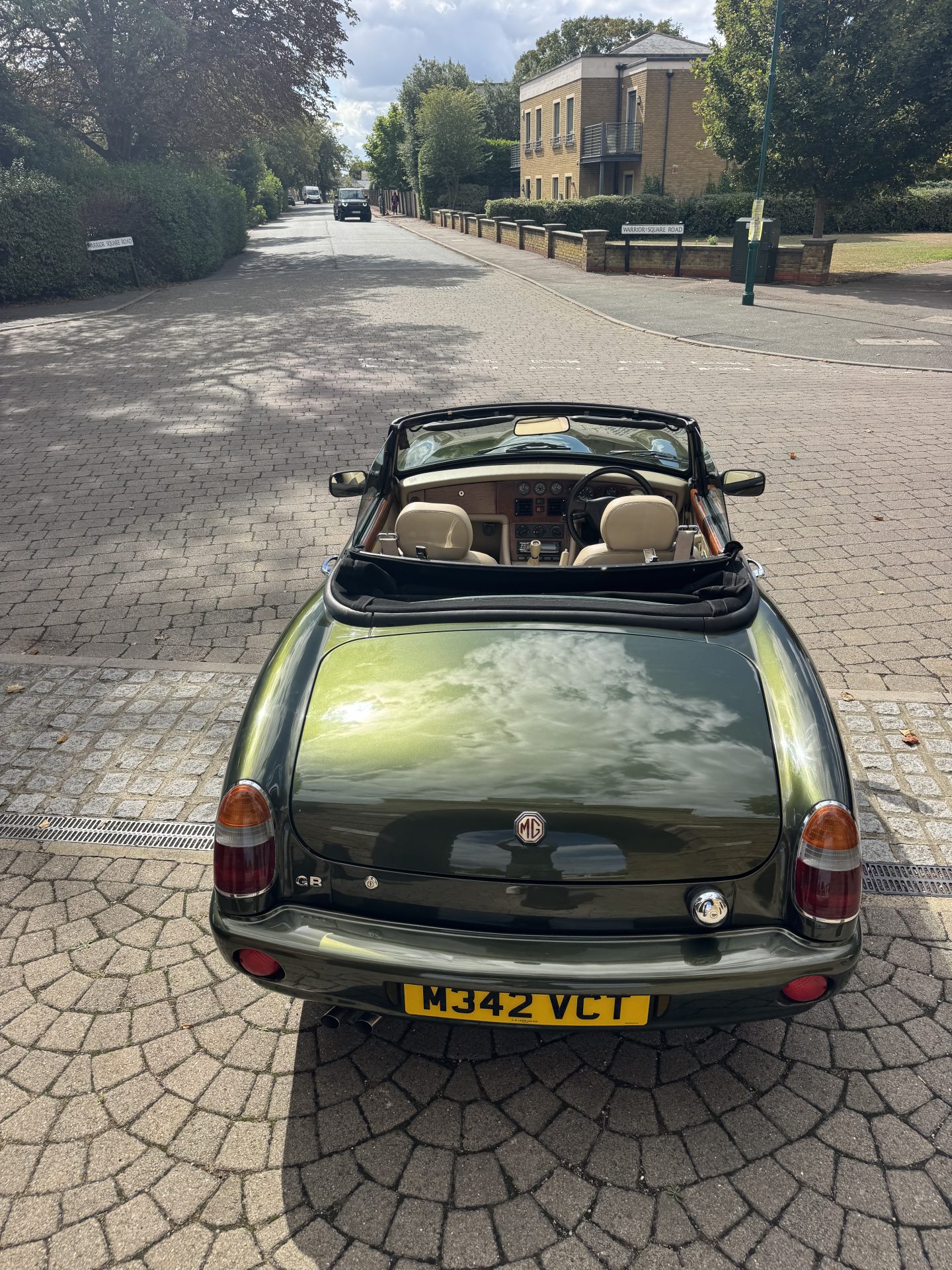 1994 MG RV8 image 15