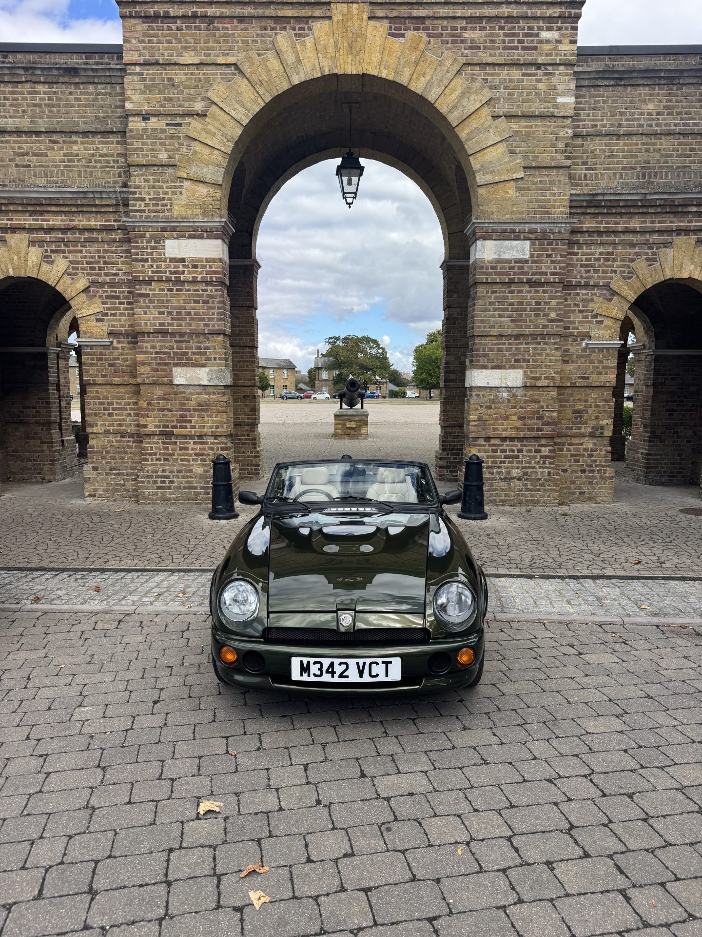 1994 MG RV8 image 19